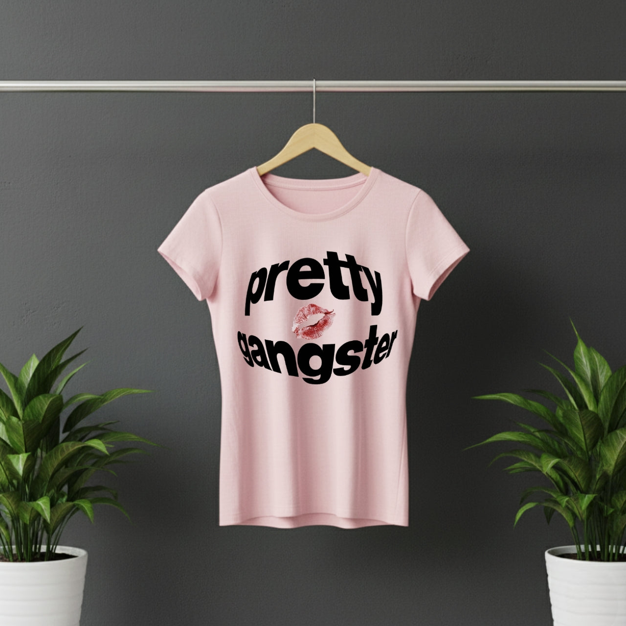 Pretty gangster Women's T-shirt
